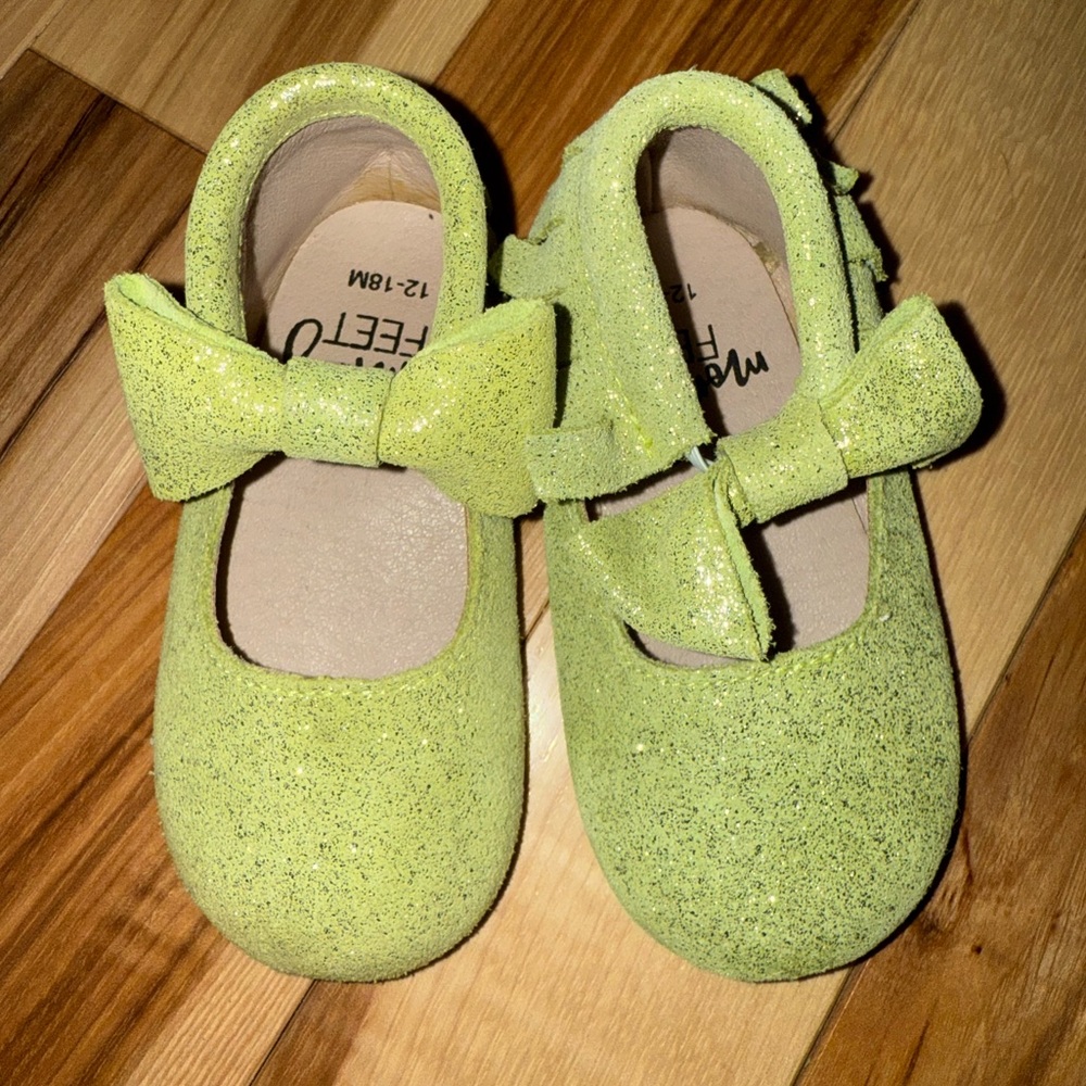 Green sparkly moccasins size 12-18 month